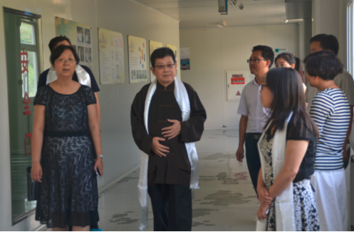 原香港卫视执行台长杨锦麟先生一行莅临2028·体育官网集团参观调查