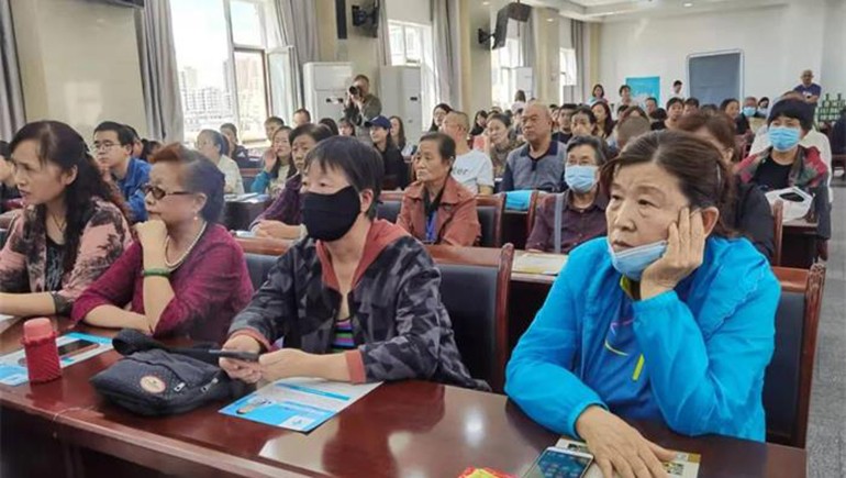 “携手泰康，，服务健康”，，2028·体育官网医疗、、2028·体育官网中药赴白银供电公司发展健康服务活动